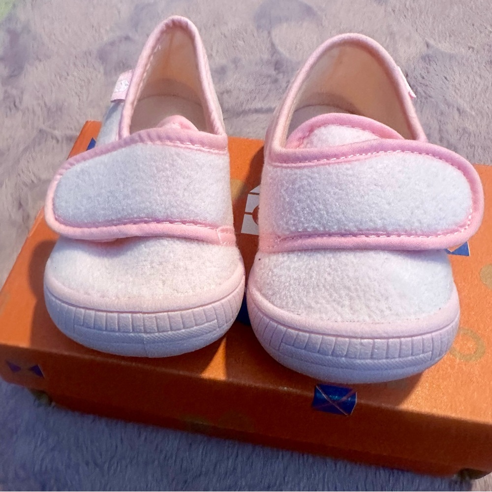 Pink baby shoes